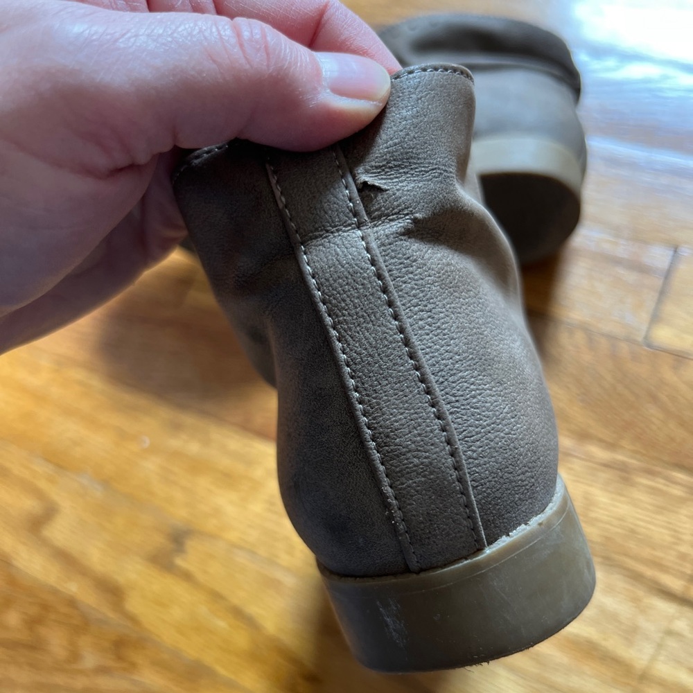 Indigo Rd. slip on laceless ankle boots/booties in taupe - women’s 7.5 - 7 1/2 - Picture 5 of 6